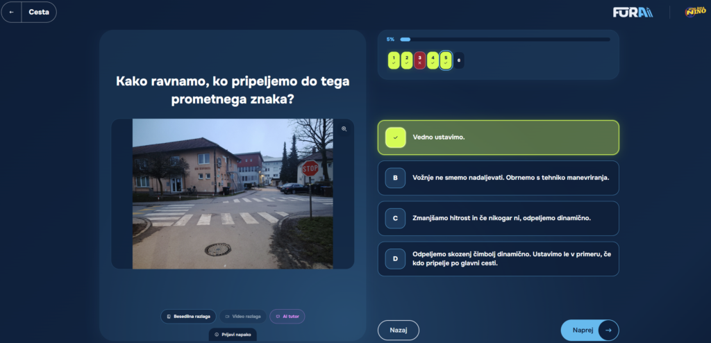 Reševanje vprašanja na FURAI.SI s fotografijo prometne situacije in gumbi za razlago in AI tutorja